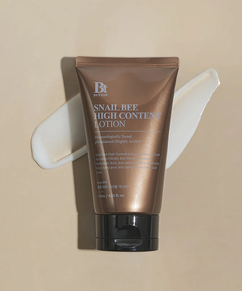 BENTON Snail Bee High Content Lotion 120ml, tube beige sur fond clair, marque BENTON, visuel produit cosmétique