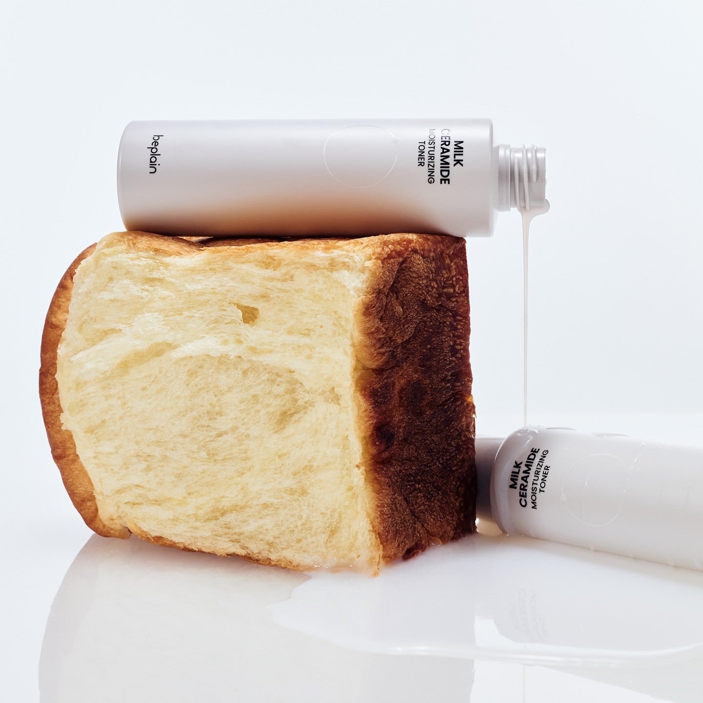 BEPLAIN Milk Ceramide Moisturizing Toner 150ml de la marque BEPLAIN, flacon sur fond blanc, contexte skincare.