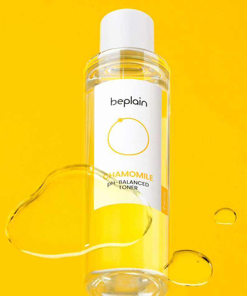 BEPLAIN Chamomile pH-Balanced Toner 200ml, flacon BEPLAIN sur fond jaune, ambiance soins beauté et camomille