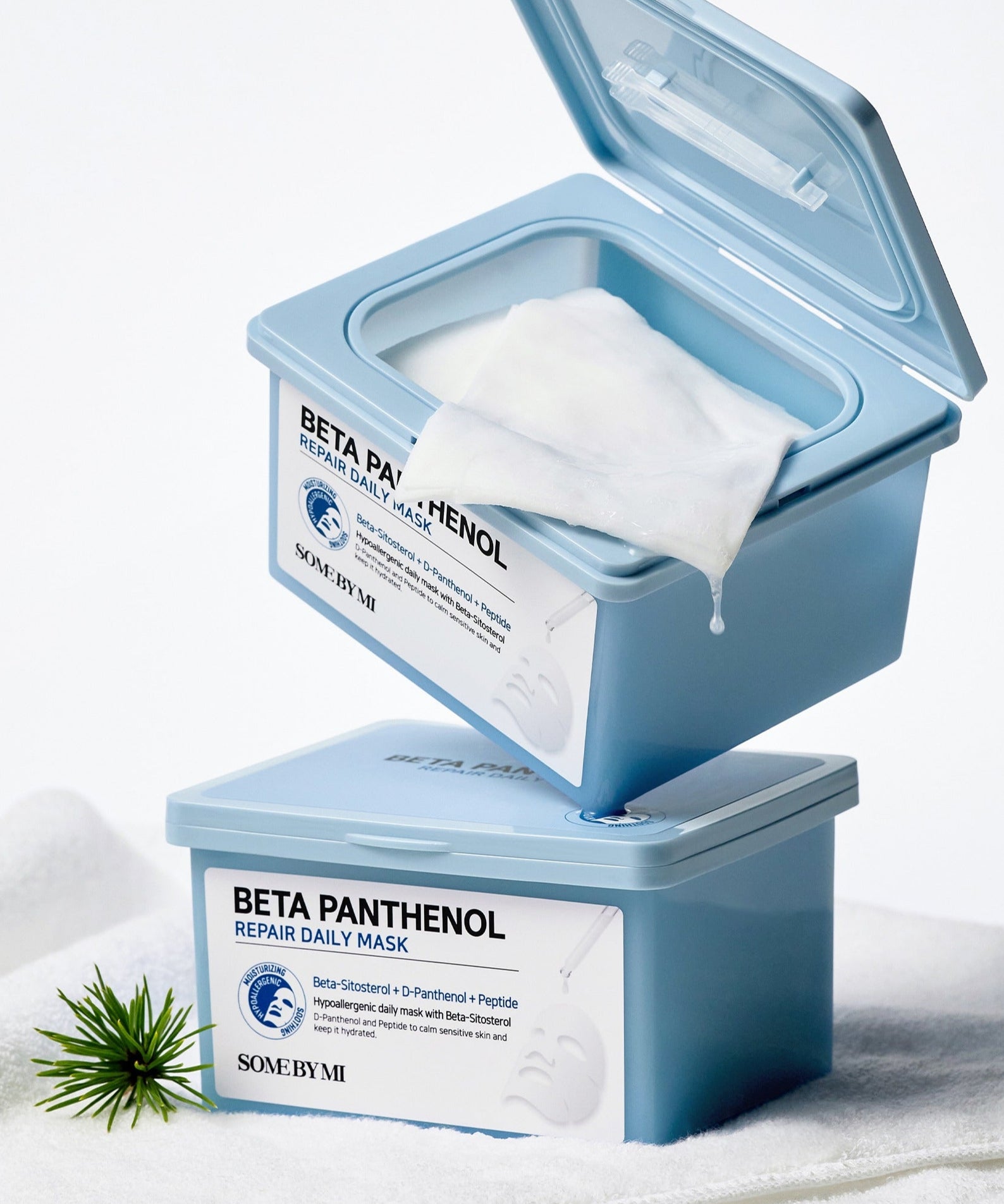 Boîte de SOME BY MI Beta Panthenol Repair Daily Mask 30ea ouverte, montrant un masque en tissu, emballage bleu clair