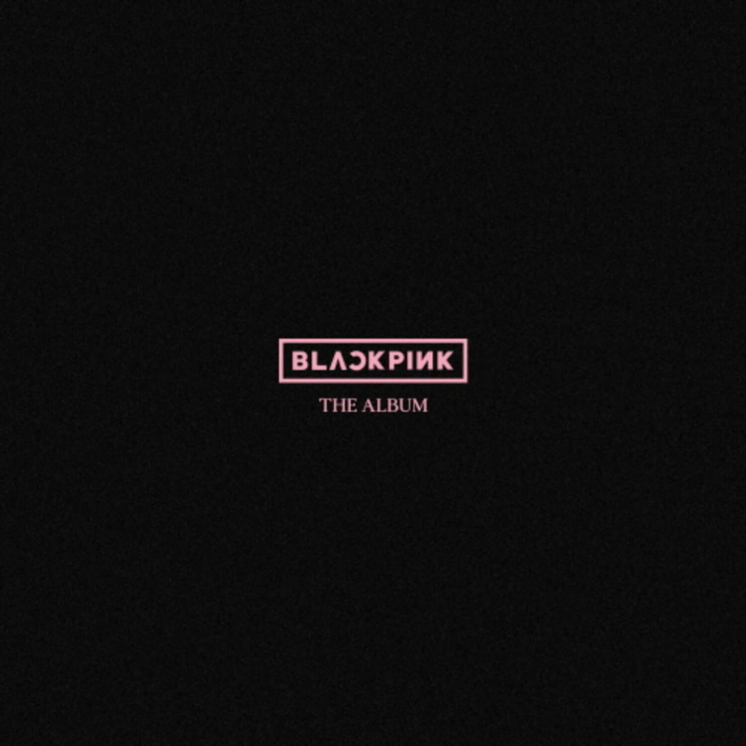 BLACKPINK - 1st FULL ALBUM [THE ALBUM] VER.1 - Album Kpop, visuel couverture noire avec logo THE ALBUM.