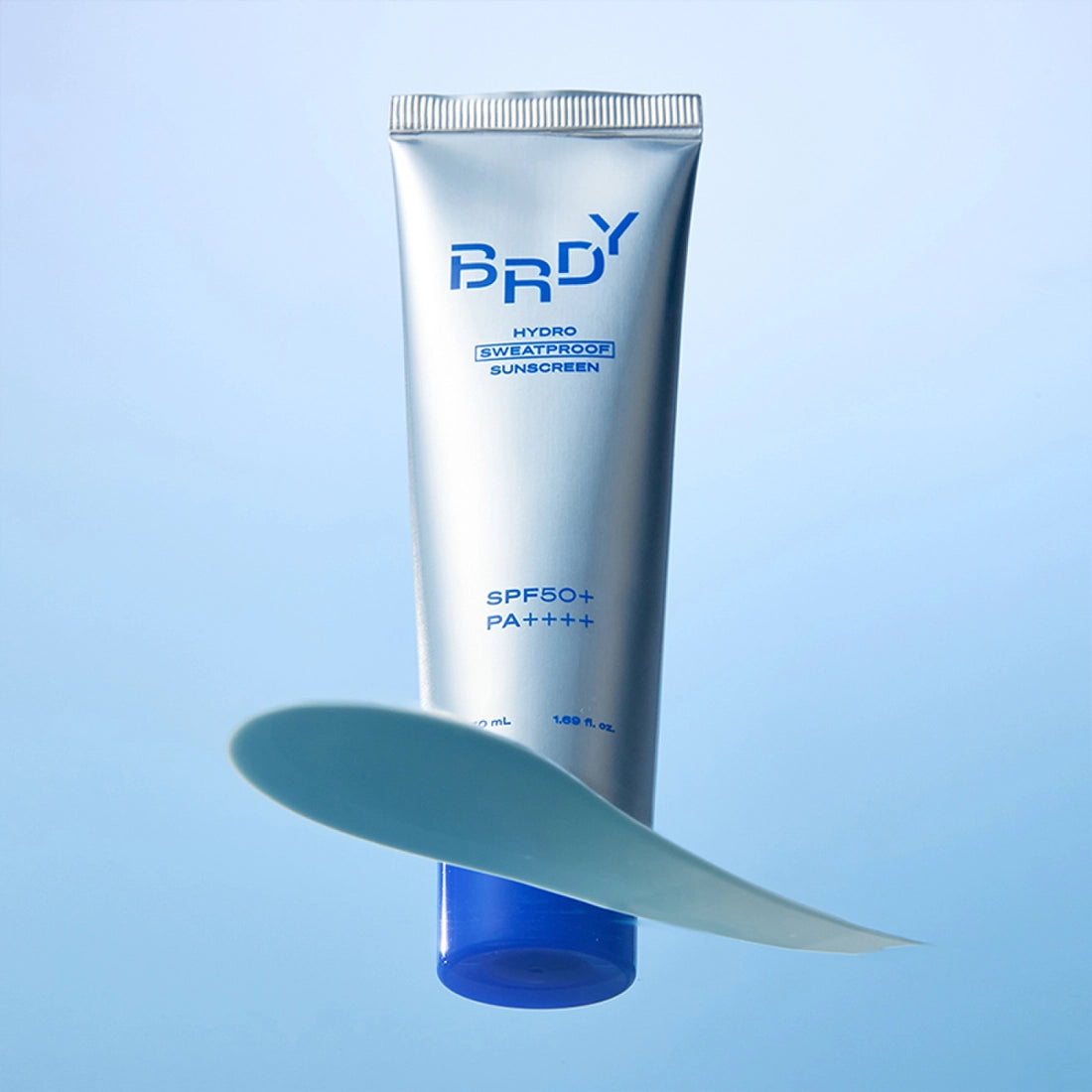 B.READY NEW Hydro Sweatproof Sunscreen 50ml de BE.READY sur fond bleu, tube visible.