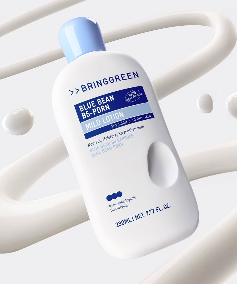 BRINGGREEN Blue Bean B5-PDRN Mild Lotion 230ml de la marque BRINGGREEN, bouteille bleue sur fond blanc, textures crémeuses