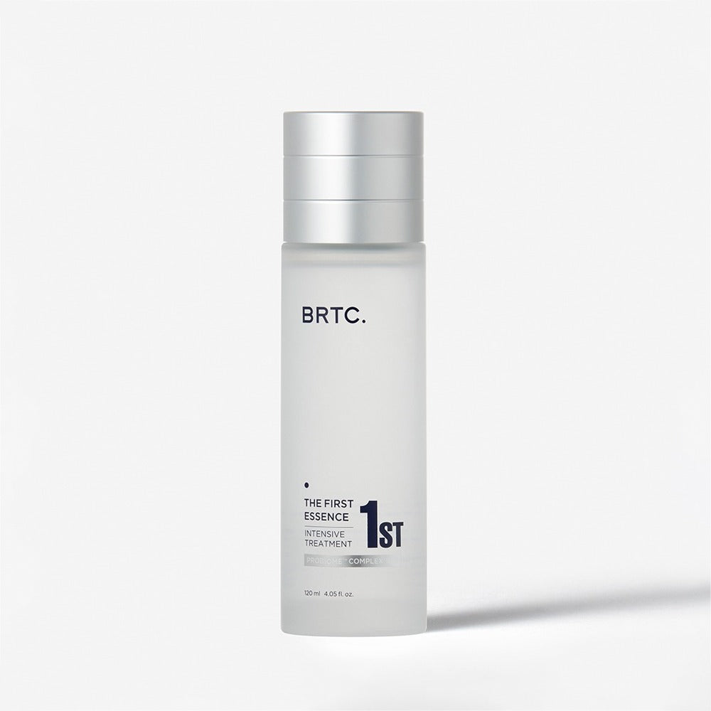 BRTC The First Essence 120ml de BRTC, flacon sérum blanc sur fond clair, vue produit en studio.