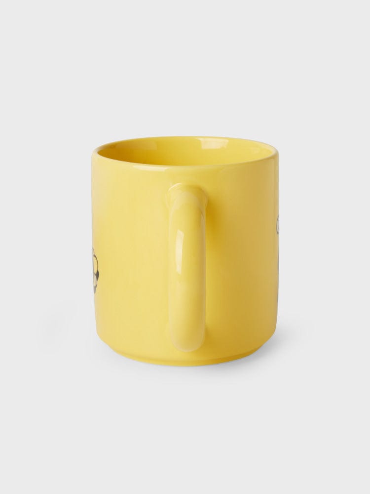 BT21 CHIMMY MUG CUP (12 OZ) NEW BASIC EDITION : tasse jaune officielle LINE FRIENDS, décor CHIMMY en contexte intérieur kawaii