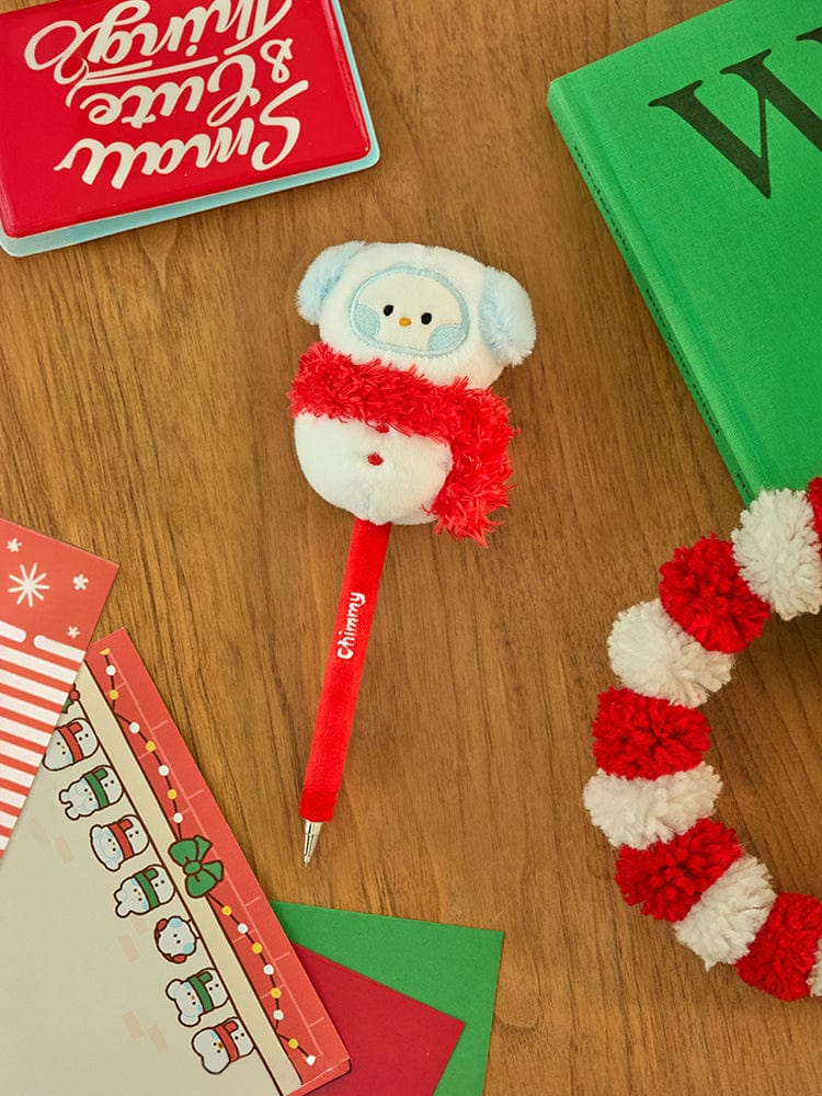 BT21 CHIMMY mini minini SNOWMAN PLUSH GEL PEN PETITE HOLIDAY : stylo peluche CHIMMY sur fond bois, accessoires neige.