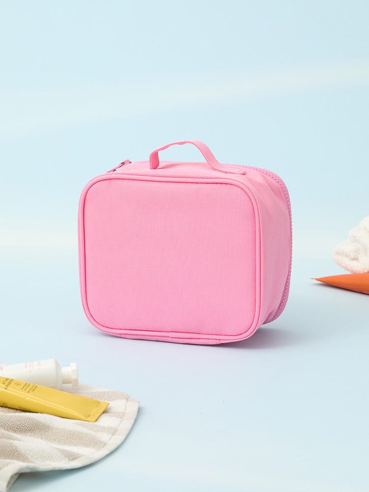 BT21 COOKY BASIC MULTI POUCH (M) LINE FRIENDS : pochette rose avec image COOKY, sac compact sur fond ciel