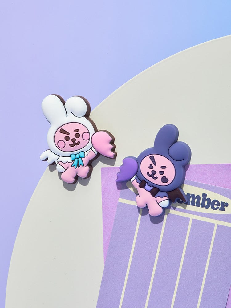 BT21 COOKY SILICONE MAGNET SET (2PCS) ANGEL & VILLAIN, magnets COOKY officiels LINE FRIENDS sur support de papeterie.