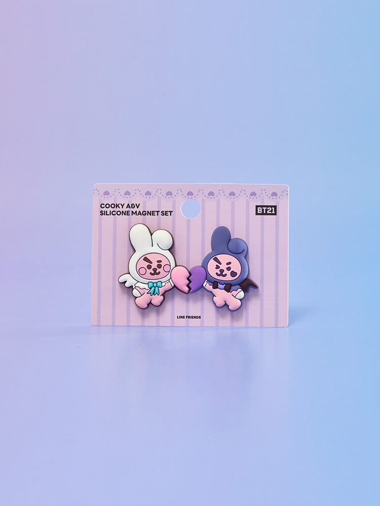 BT21 COOKY SILICONE MAGNET SET (2PCS) ANGEL & VILLAIN, magnets silicone officiels LINE FRIENDS sur fond bleu