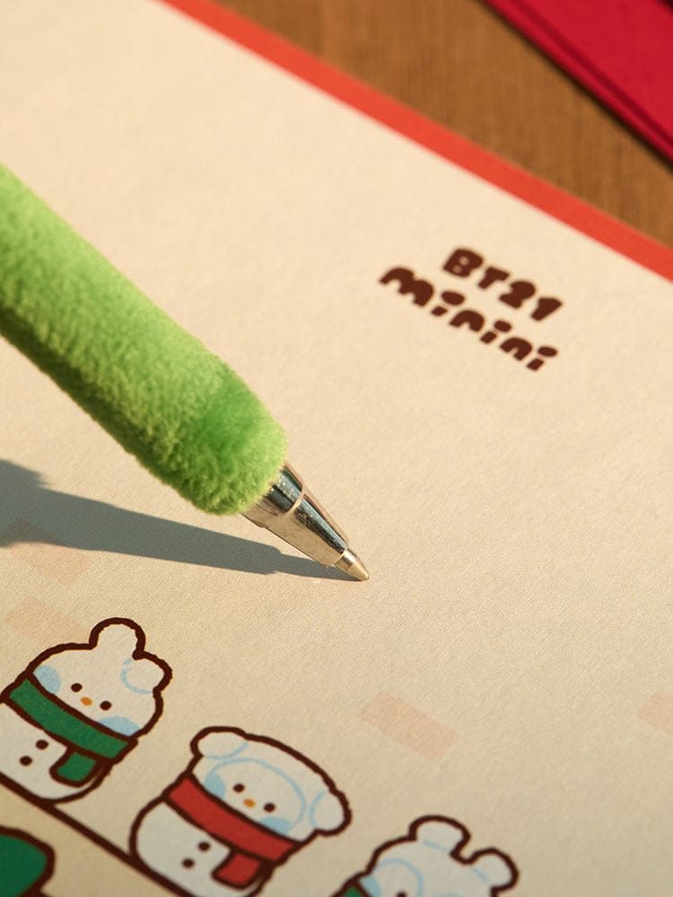 BT21 COOKY mini minini SNOWMAN PLUSH GEL PEN PETITE HOLIDAY, stylo gel et peluche sur carte illustrée, contexte fête