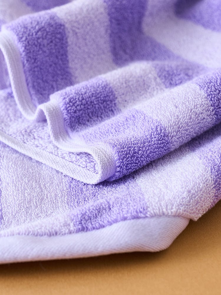 BT21 FACE TOWEL GIFT SET (2PCS) DAILY BASIC LINE FRIENDS : serviettes visage violettes en tissu éponge, ambiance kawaii