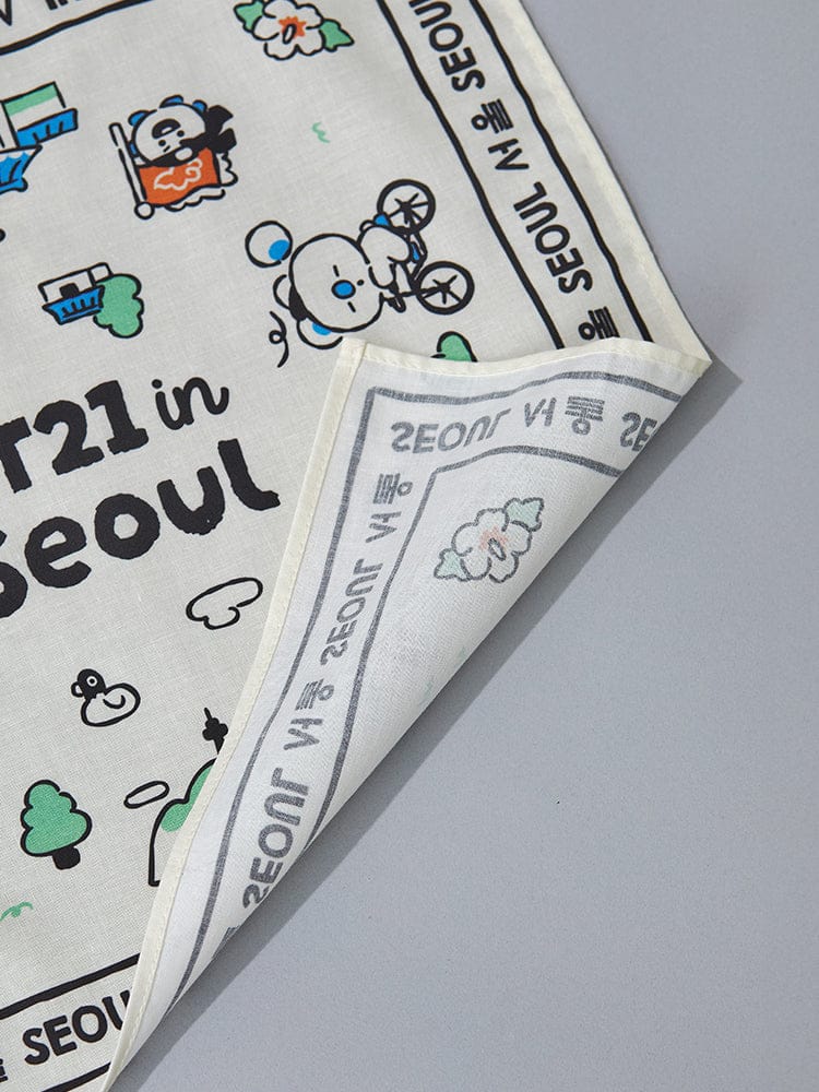BT21 HANDKERCHIEF SEOUL EDITION (BLUE, IVORY) LINE FRIENDS : mouchoir bleu/ivoire à motifs BT21 sur fond clair, esprit Séoul.
