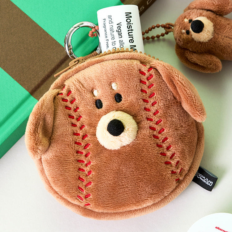BT21  Joguman Woody Baseball Mini Pouch : mini sac en peluche baseball, décoré, avec marquage BT21, fond vert.