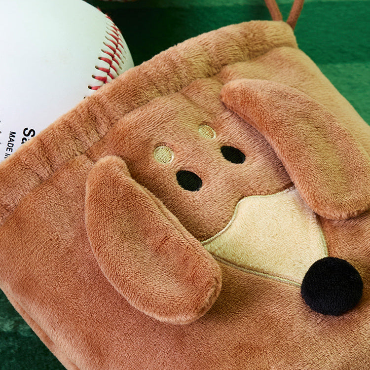 BT21  Joguman Woody Baseball String Pouch, marque BT21, pochette en peluche sur terrain de baseball, détail personnage
