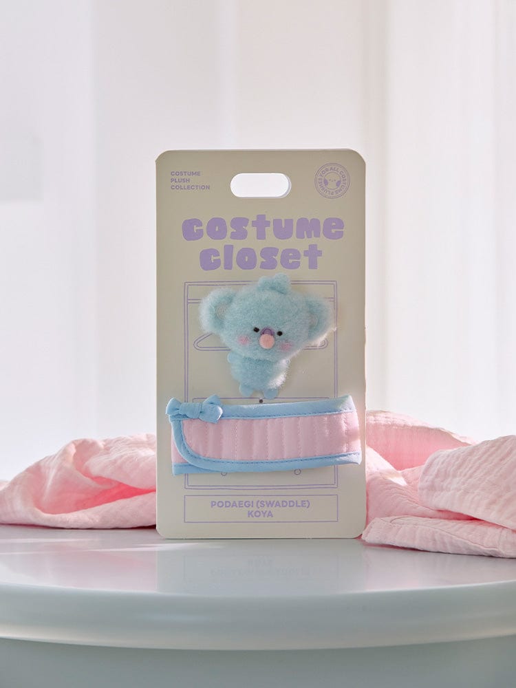 BT21 KOYA BABY PLUSH CLOSET - BABY SLING NEWBORN SEASON 2 : peluche KOYA sur étagère, en emballage, décor chambre bébé