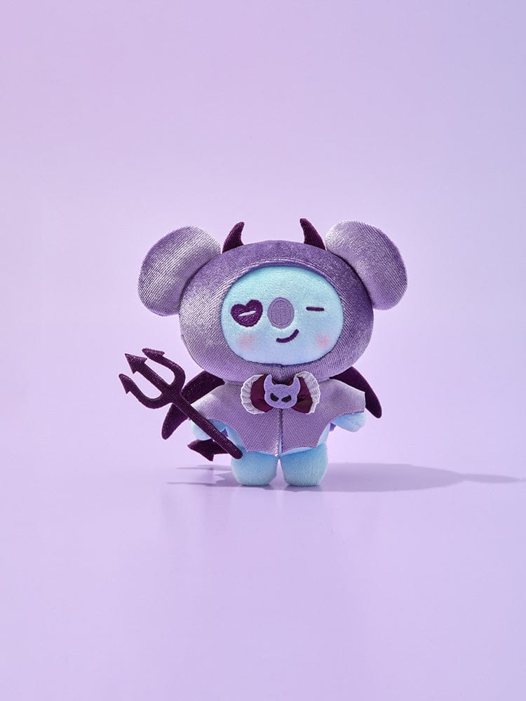 BT21 KOYA VILLAIN PLUSH ANGEL & VILLAIN, peluche koala RM LINE FRIENDS, personnage stylé sur fond violet.