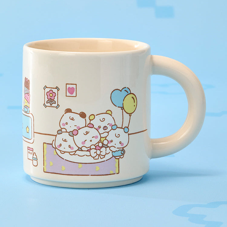 BT21  MMMM BABY Turnaround Mug de la marque BT21, mug blanc illustré sur fond bleu clair, illustration kawaii