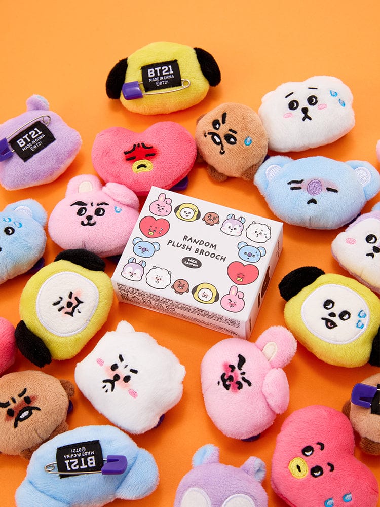 BT21 RANDOM FACE PLUSH BROOCH TODAY'S FACE (1P) : peluches broches BT21 LINE FRIENDS sur fond orange, faces mignonnes