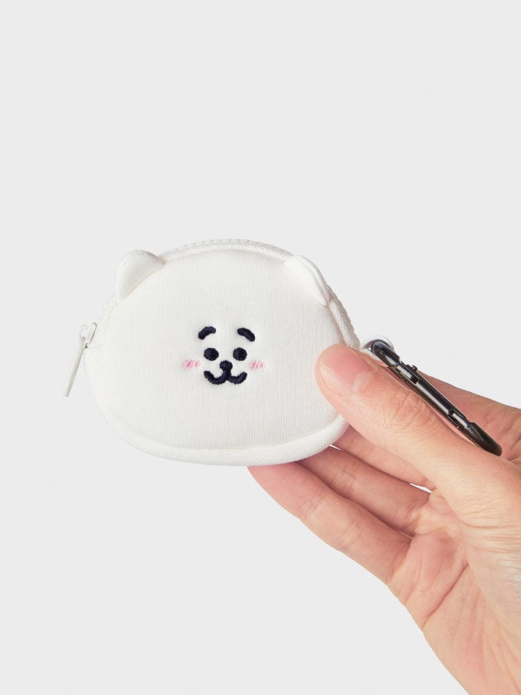 BT21 RJ MINI BAG CHARM POUCH NEW BASIC EDITION, pochette charm RJ alpaga LINE FRIENDS, main tient le petit sac blanc