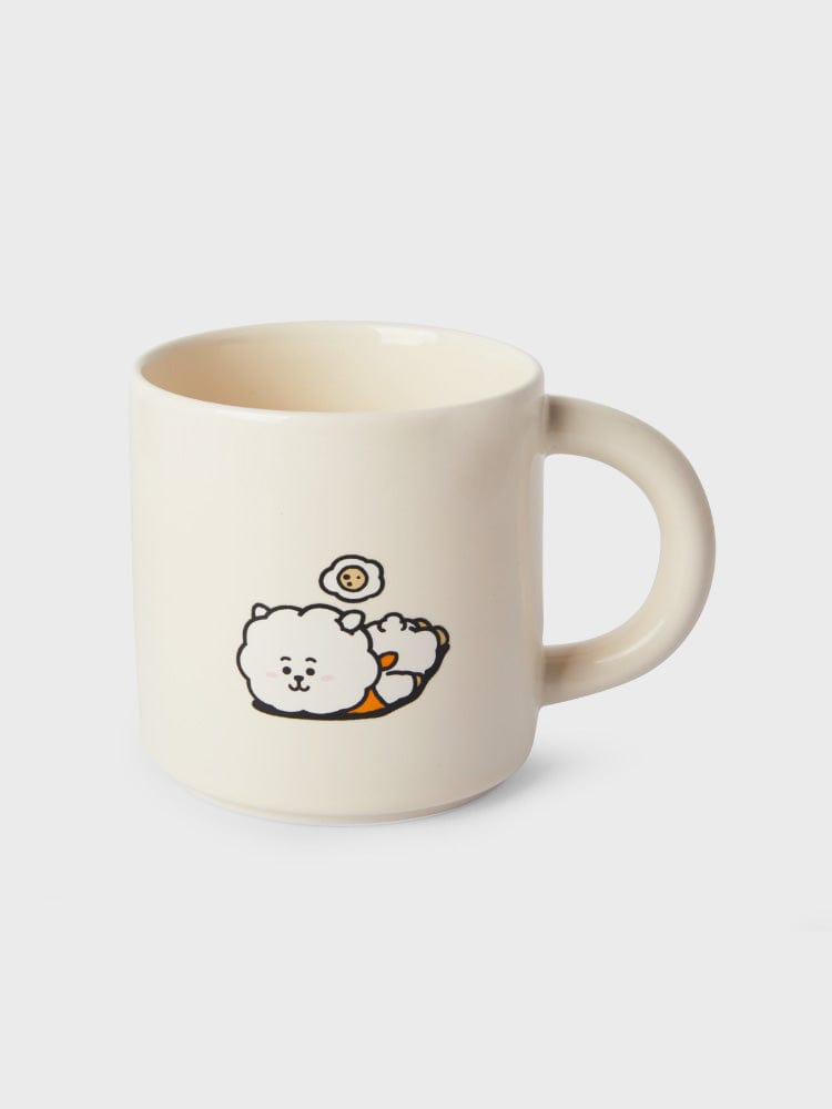 BT21 RJ MUG CUP (12 OZ) NEW BASIC EDITION LINE FRIENDS : mug beige kawaii avec RJ, sur fond clair, style salon chaleureux