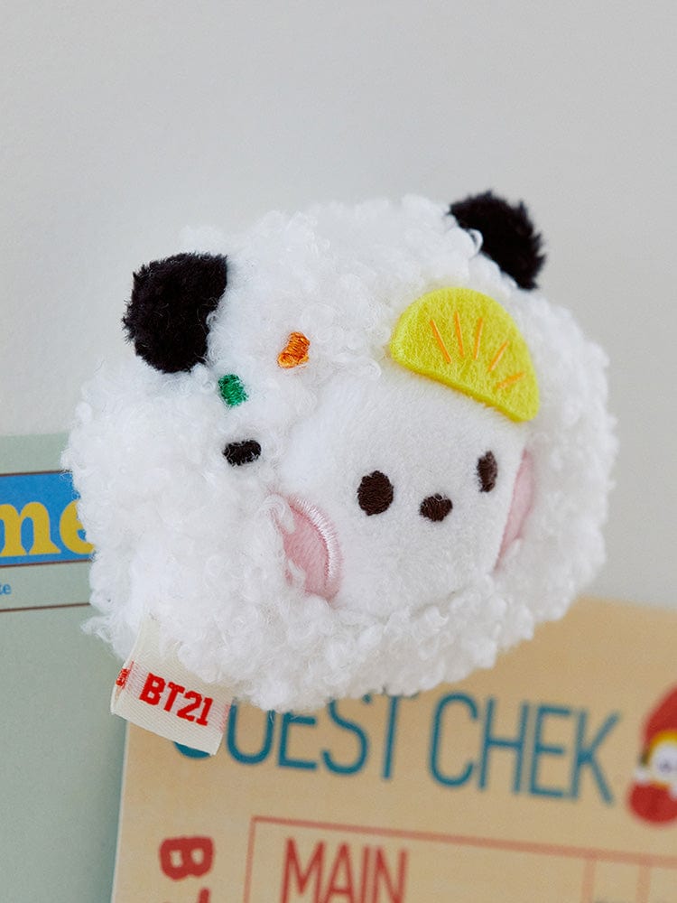 BT21 RJ minini PLUSH MAGNET BUNSIK, peluche alpaga officielle Jin de BTS avec aimant, décor de chambre, vue rapprochée