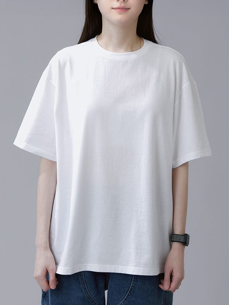 BT21 SHORT SLEEVE T-SHIRTS SEOUL EDITION ver.2 (WHITE) : t-shirt blanc LINE FRIENDS, modèle devant fond gris, manches courtes.