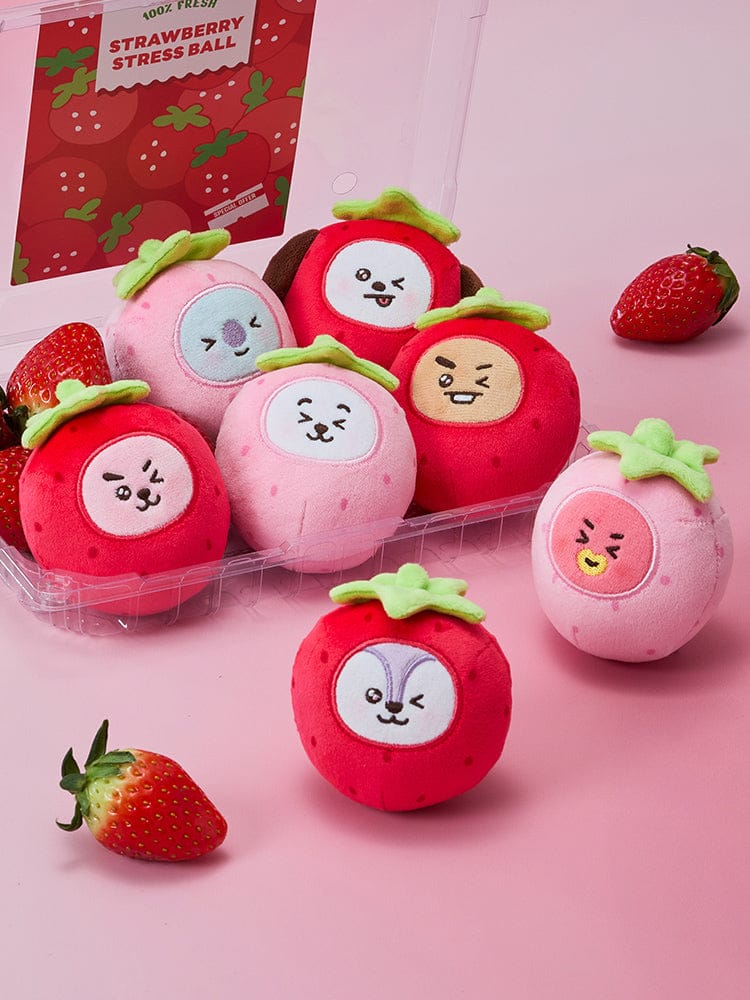 BT21 STRESS BALL STRAWBERRY PARTY : boules anti-stress fraise BT21 en peluche, sur fond clair, emballage Strawberry Party