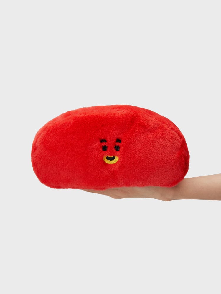 BT21 TATA PLUSH TISSUE HOLDER COZY HOME de LINE FRIENDS : peluche TATA rouge tenue en main, décor cosy.