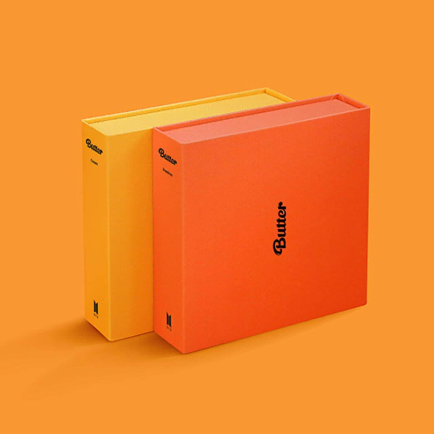 BTS - [Butter] (Cream + Peaches Ver.) - Album Kpop, boîtiers oranges sur fond orange, photo produit par Bangtan Sonyeondan.