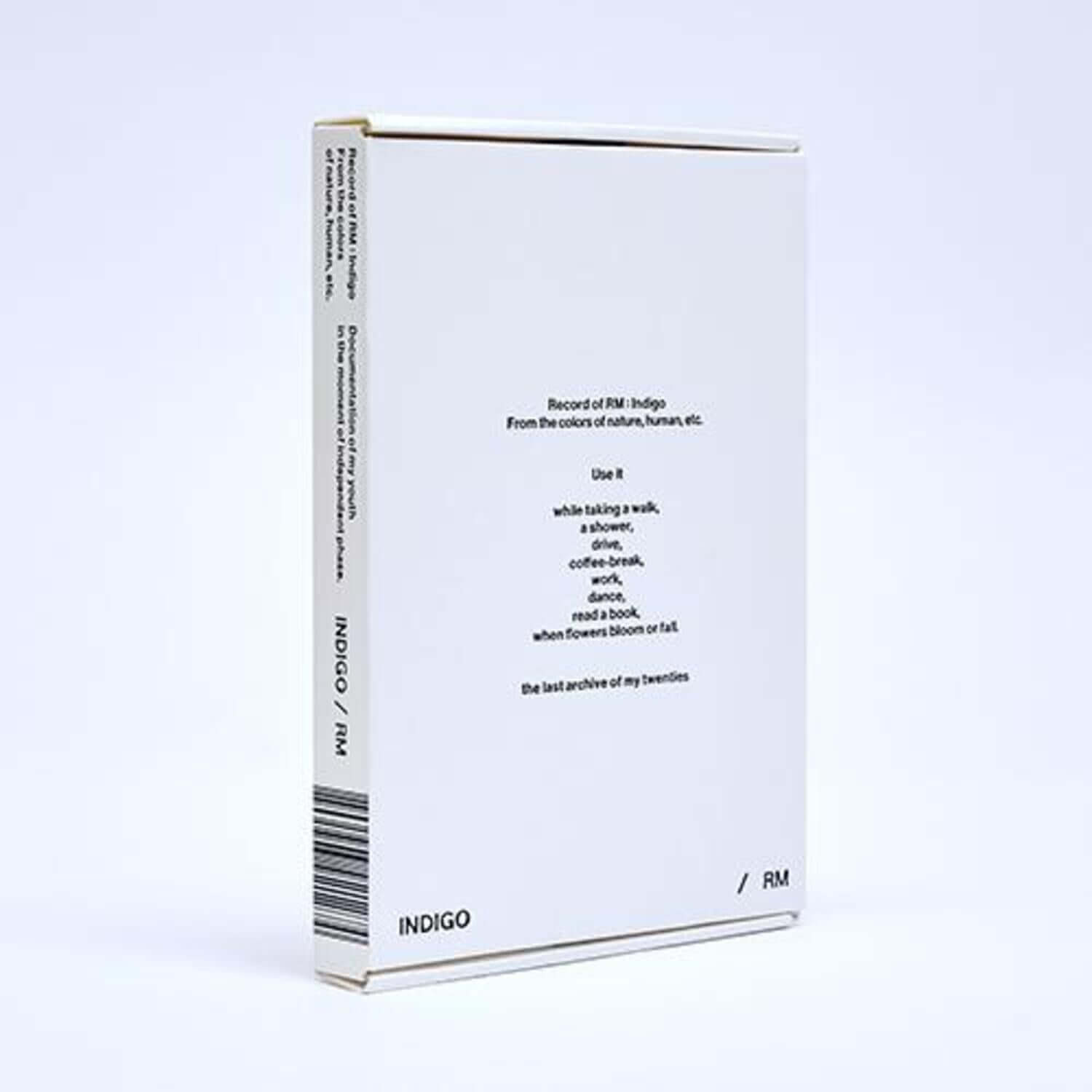 BTS - [Indigo] (Book Edition) - Album Kpop, édition livre BTS, boîte blanche sur fond clair, visuel minimaliste Indigo