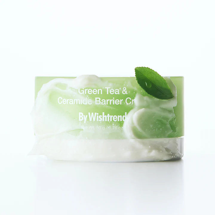 BY WISHTREND  Green Tea & Ceramide Barrier Cream 50g : crème verte et feuilles de thé sur fond clair, photo produit