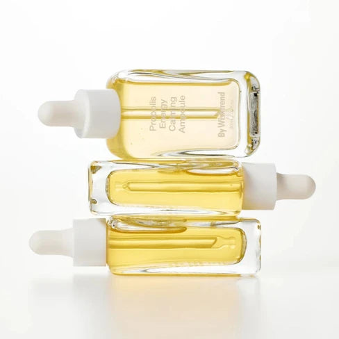 BY WISHTREND Propolis Energy Calming Ampoule 30ml de la marque, ampoules sérum propolis sur fond blanc, gros plan.