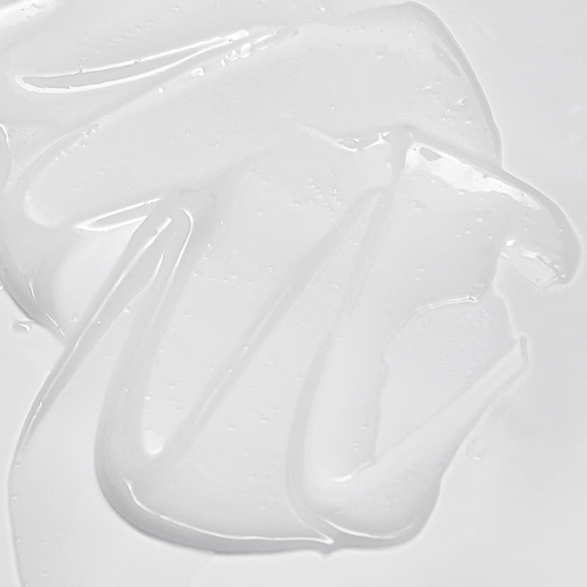 CELIMAX Dual Barrier Boosting Serum 30ml de la marque CELIMAX, texture de sérum blanc sur fond clair.