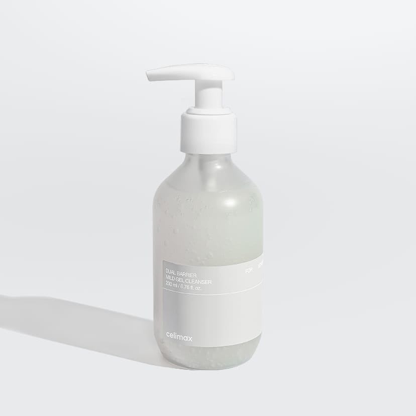 Décris l'image en français en mentionnant le produit, la marque : CELIMAX Dual Barrier Mild Gel Cleanser 200ml, flacon pompe blanc sur fond clair.