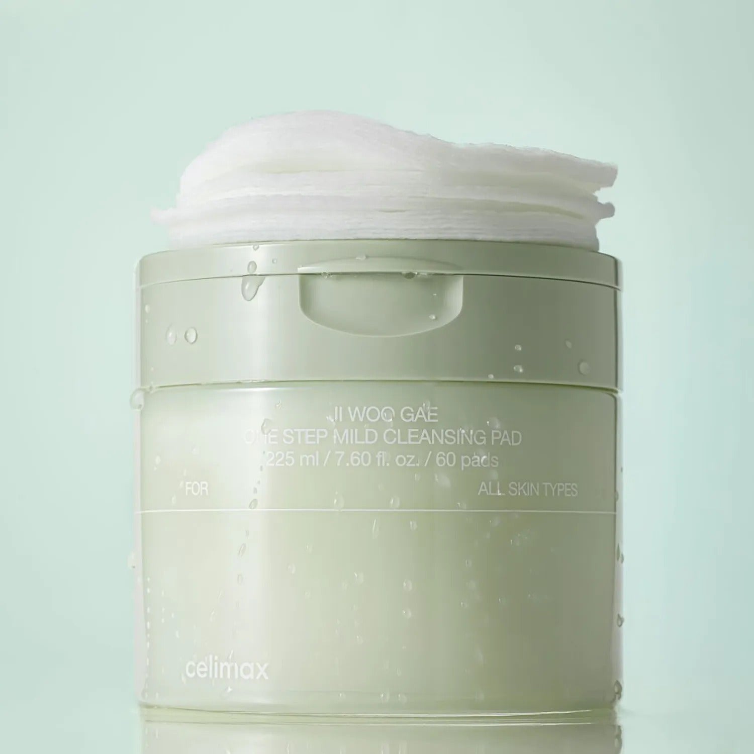 CELIMAX Ji Woo Gae One Step Mild Cleansing Pad 60 pads de la marque Celimax, photo produit sur fond bleu clair