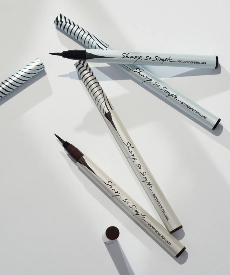 CLIO Sharp So Simple Waterproof Pen Liner