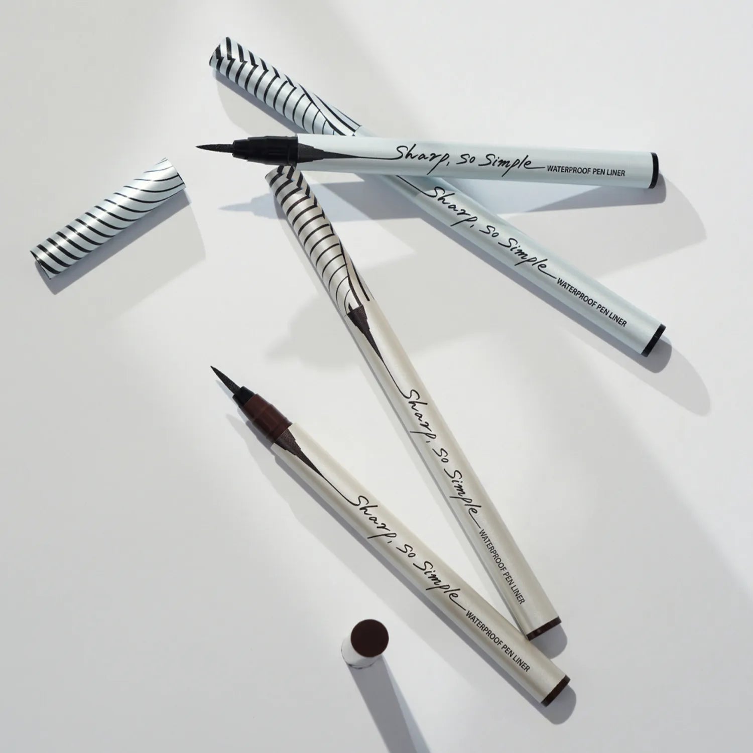 CLIO Sharp So Simple Waterproof Pen Liner