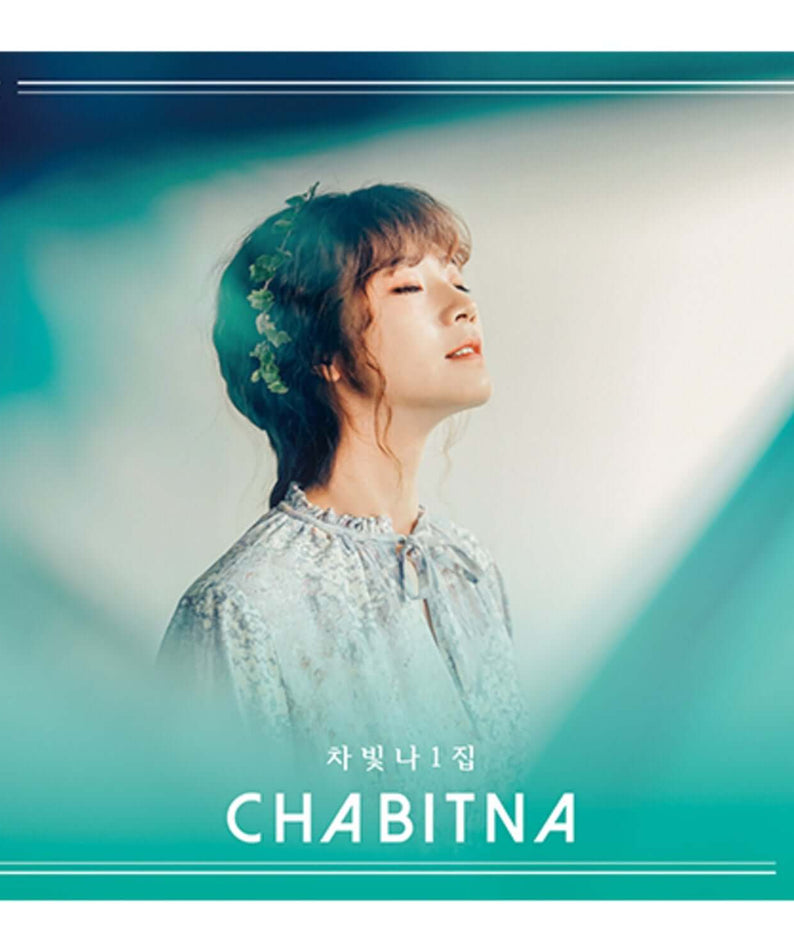 CHABITNA - 1st Album [1st Album] - Album Kpop, visuel cover avec artiste portrait bleu turquoise, style pop coréen