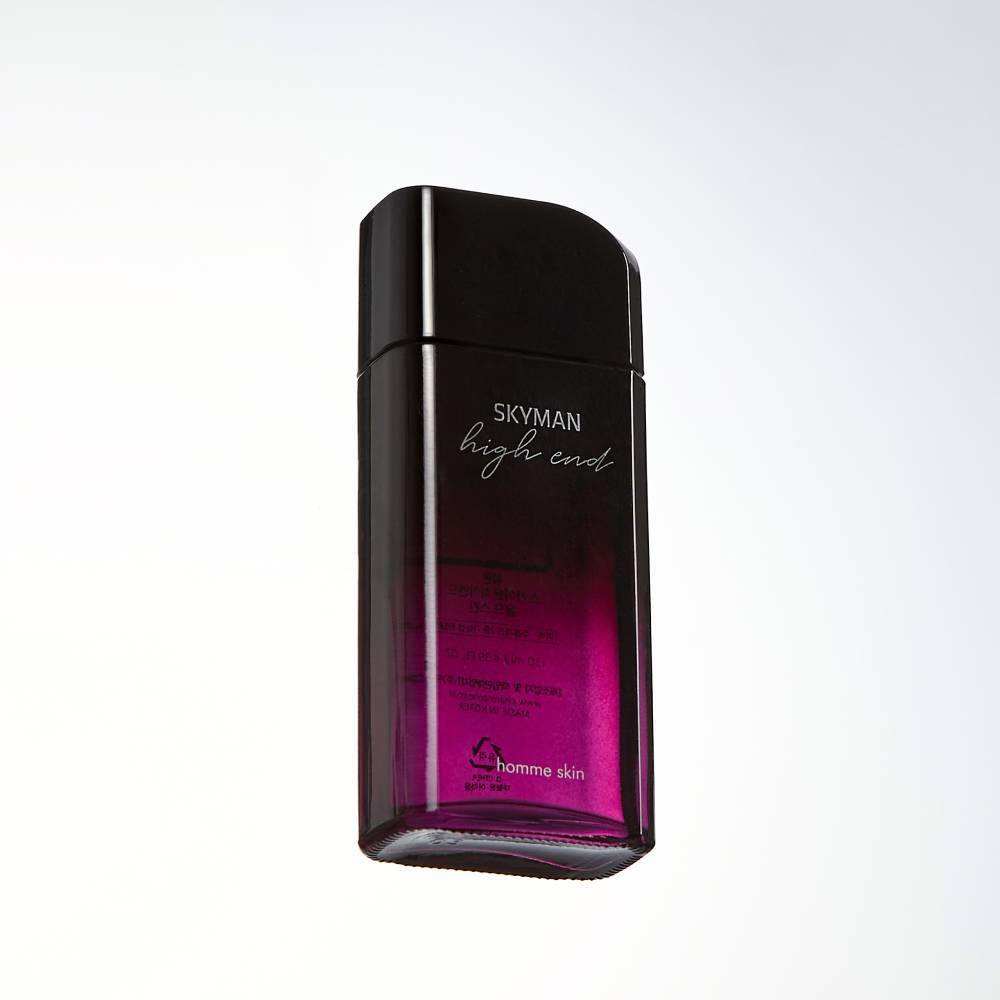 CHARMZONE  Skyman High-End Homme Skin 130ml, flacon noir sur fond clair, visuel produit de marque CHARMZONE.