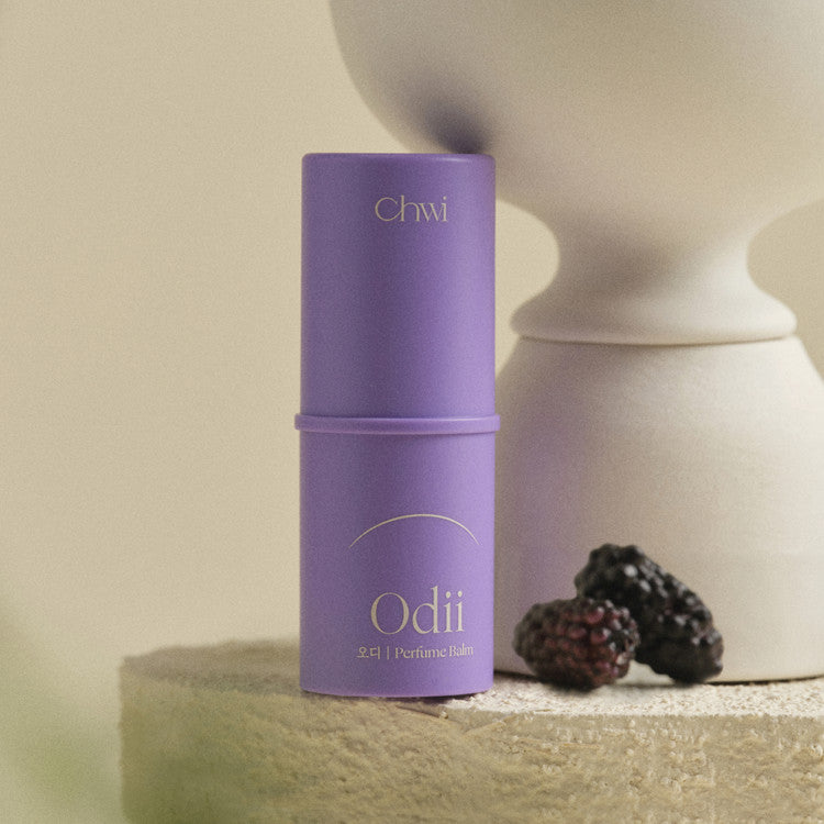 CHWI (CHI) Odii Parfume Balm 4.6g de la marque CHWI, sur fond crème avec pot violet et décor floral.