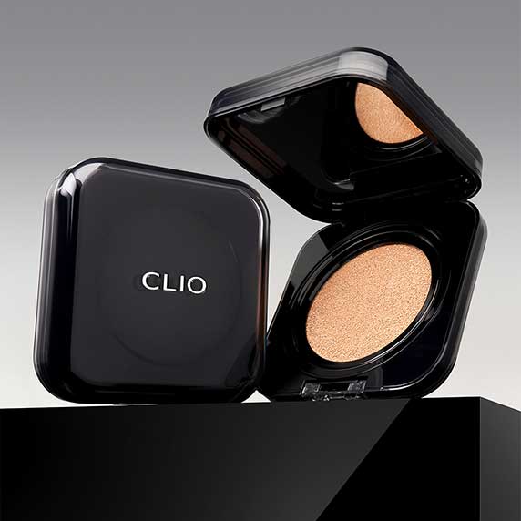 CLIO Kill Cover Founwear Cushion Set (Products+Refill) de CLIO : coffret compact avec coussin et recharge, fond noir.