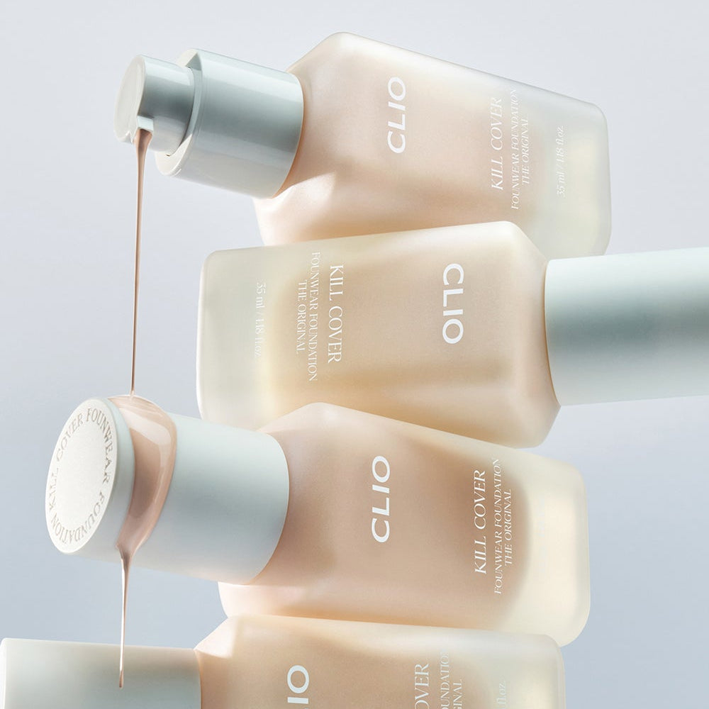 CLIO Killcover Founwear Foundation The Original 35ml, flacons de fond de teint CLIO sur fond clair, rendu maquillage.