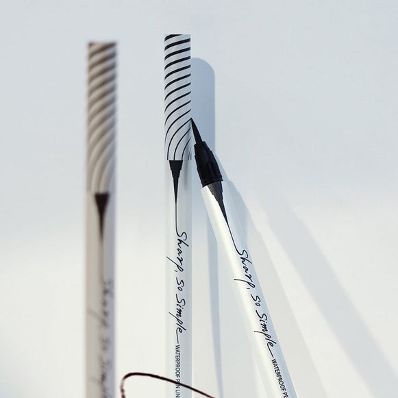 CLIO Sharp, So Simple Waterproof Pen Liner disponible sur Ma petite Coree, ton Eshop 100% K-beauty en direct de Seoul