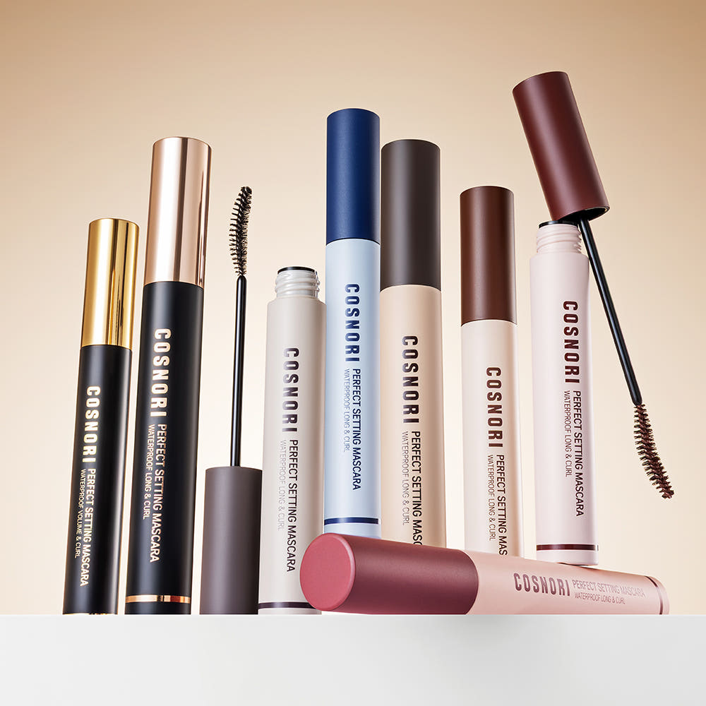 COSNORI 1+1 Perfect Setting Waterproof Mascara 8 Types, pack de mascaras waterproof COSNORI sur fond beige, vue produit