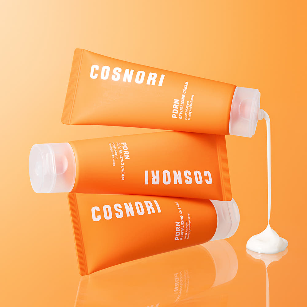 Décris l'image en français en mentionnant le produit, la marque et le contexte visuel : COSNORI PDRN Revitalizing Cream 70ml