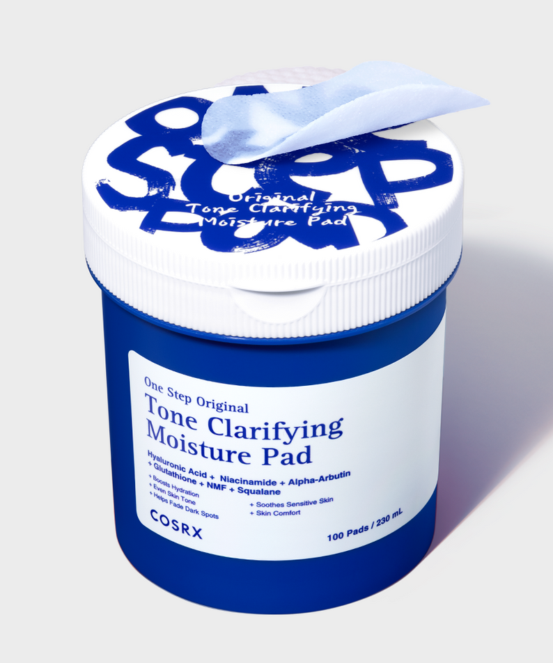 COSRX One Step Original Clarifying Moisture Pads (100 sheets), pot bleu et disque coton sur fond blanc, contexte produit.