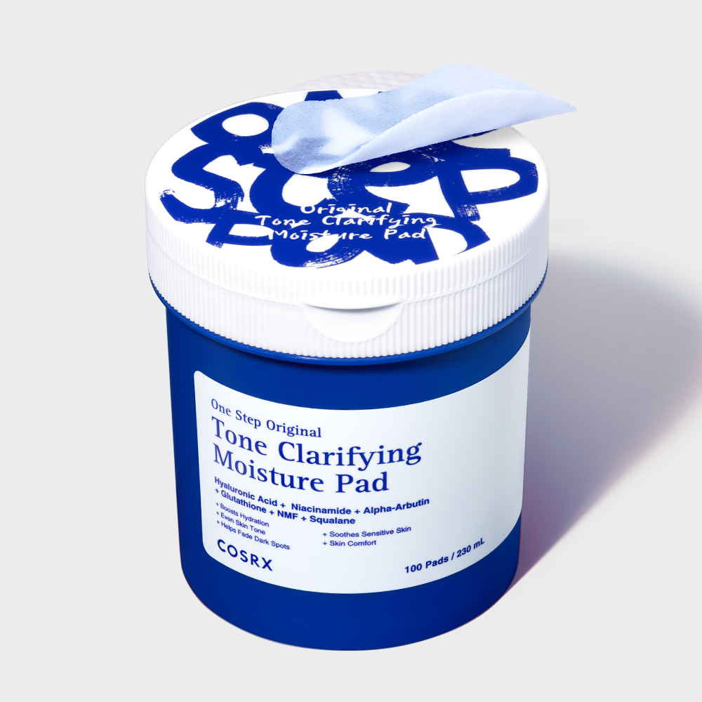 COSRX One Step Original Clarifying Moisture Pads (100 sheets), pot bleu et disque coton sur fond blanc, contexte produit.