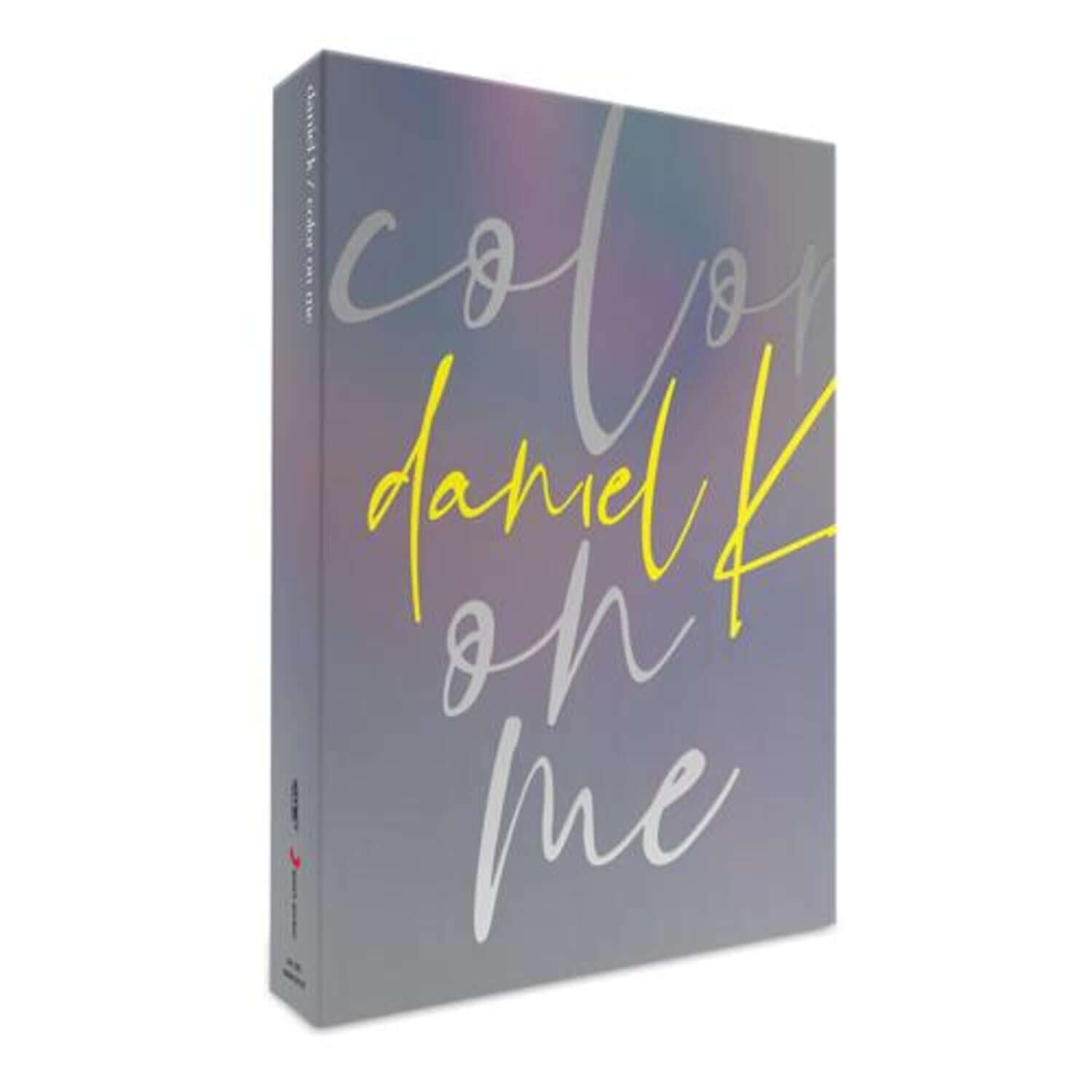 DANIEL K - 1st Album [color on me] - Album Kpop, couverture violette avec écriture et couleurs, produit DANIEL K.
