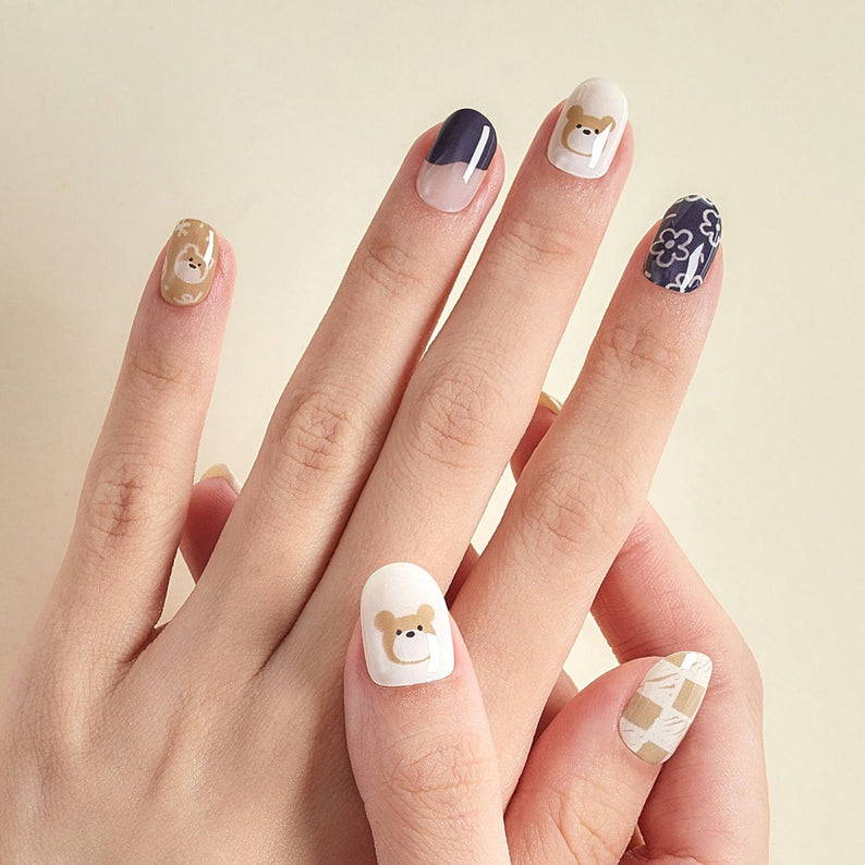 DASHING DIVA GLAZE Checker Bear - Gel Nail disponible sur Ma petite Coree, ton Eshop 100% K-beauty en direct de Seoul