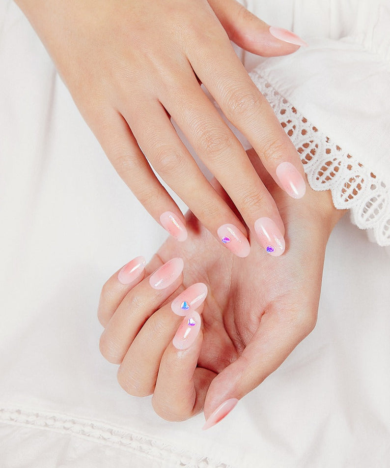 DASHING DIVA MAGIC PRESS Heart Cheek - Long Oval disponible sur Ma petite Coree, ton Eshop 100% K-beauty en direct de Seoul